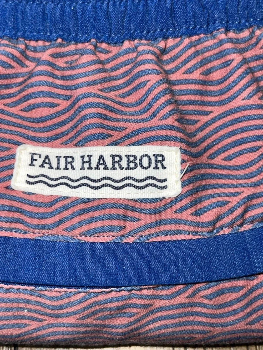 Fair‎ Harbor The Bayberry Trunk S Red Waves Swim Lined Shorts Drawstring Beach